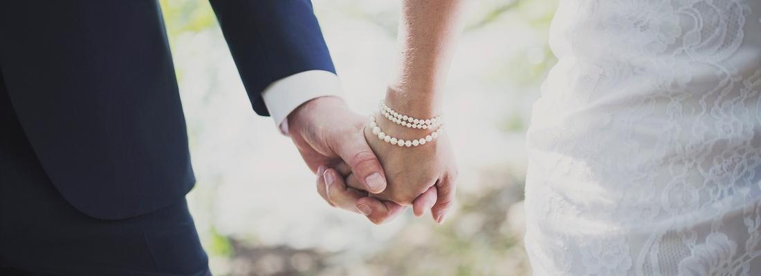 Married-couple-holding-hands_GettyImages.jpg