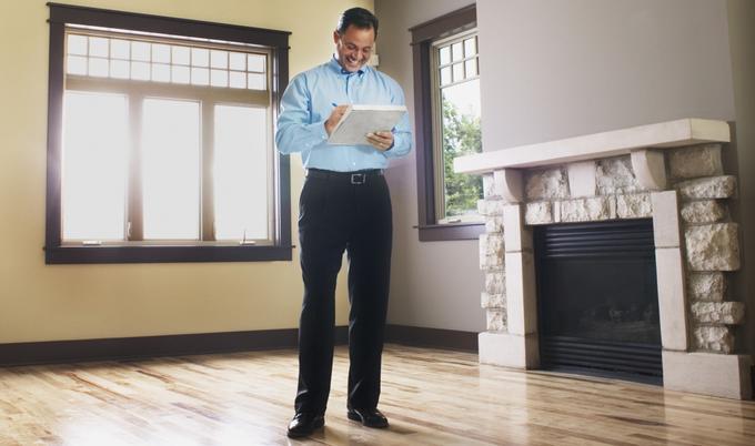 Landlord doing inventory. 