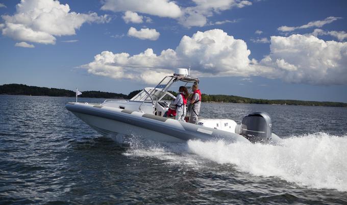 How Many Outboard Engines Do You Really Need on a Fishing Boat